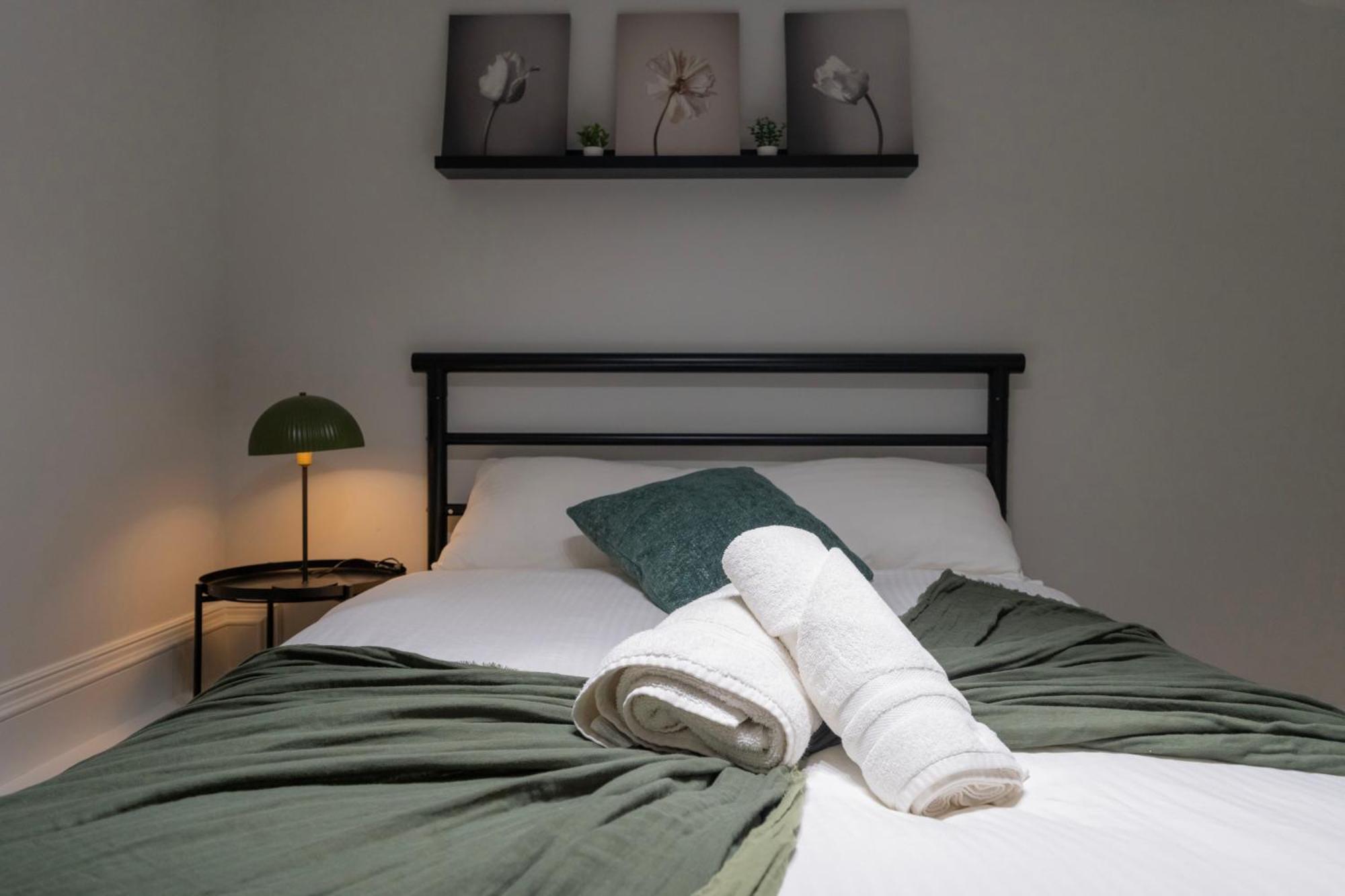 Gorgeous 2Bed House In New Road Lejlighed London Eksteriør billede